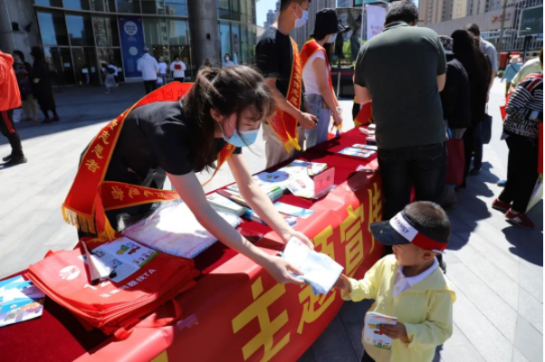 教育整顿 | 办实事】把保护你的法律，亲手交给你！(图1)