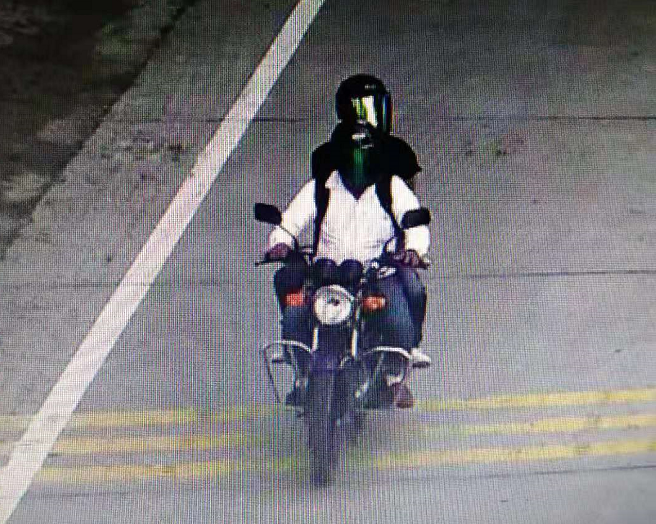 胆大毛贼，竟敢来鹿邑飞车抢劫，哪里跑！(图1)